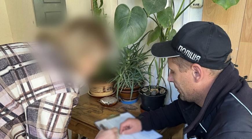 Одесситку накажут за то, что ее собака помочилась на Аллее Героев Одесситку накажут за то, что ее собака помочилась на Аллее Героев
