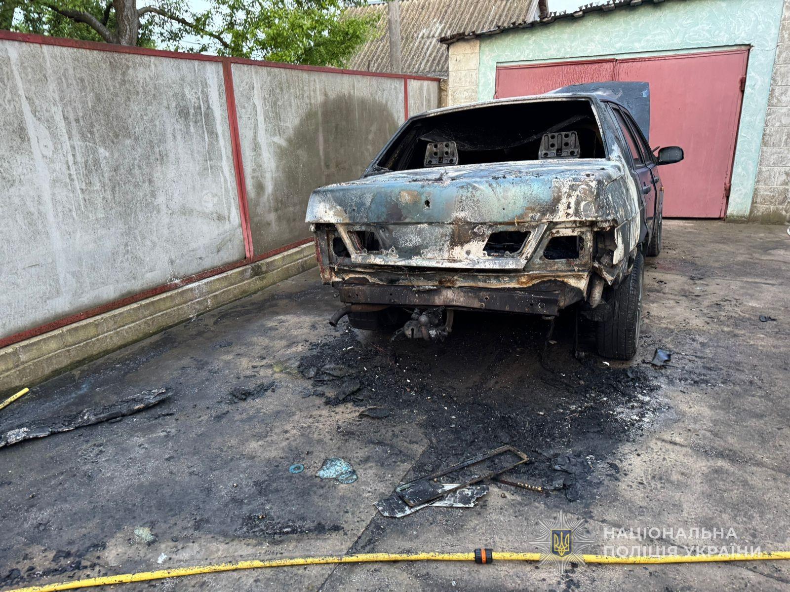 Мешканець Одеського району підпалив автівку брата Мешканець Одеського району підпалив автівку брата