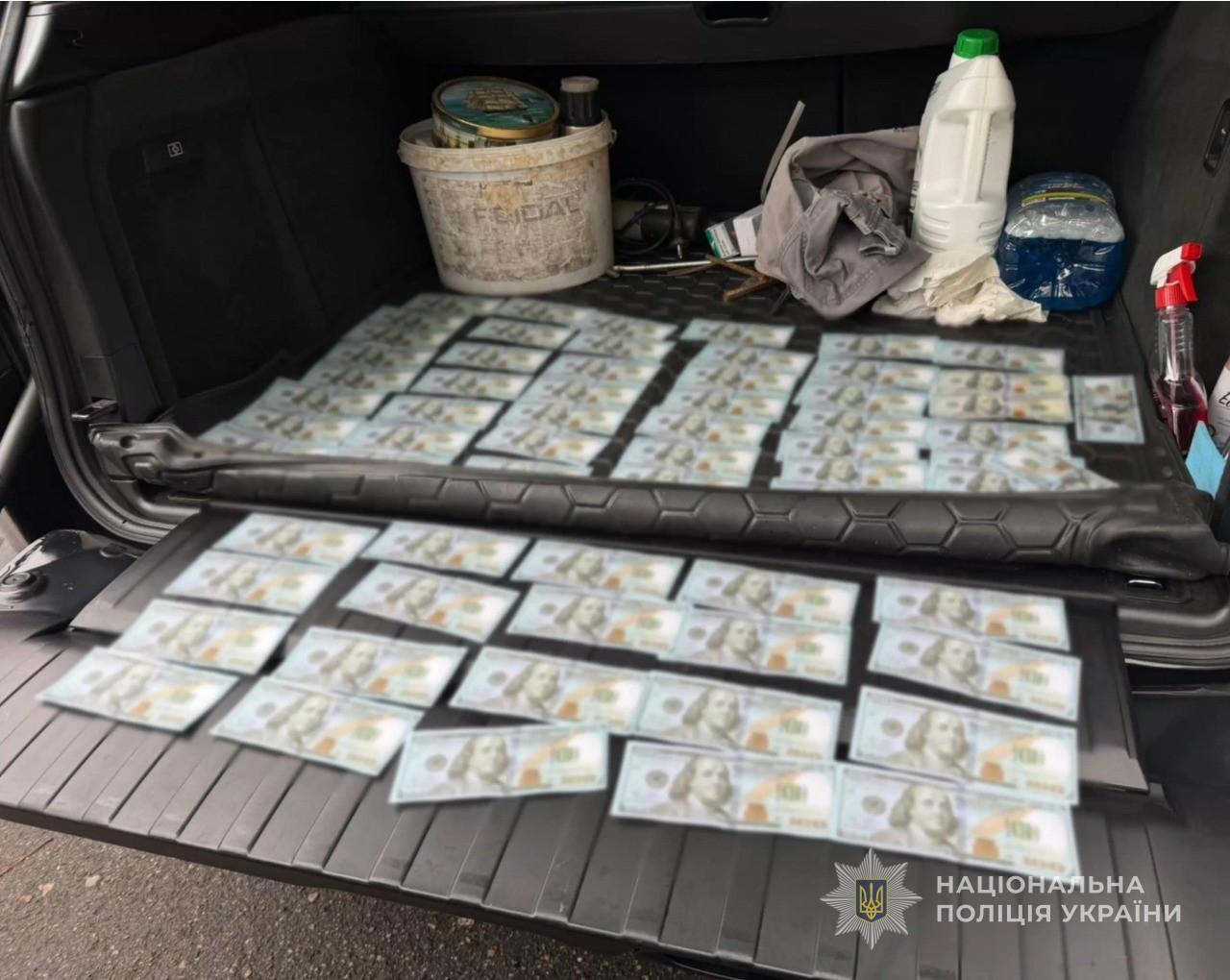 «Допомога» з оформленням інвалідності за 8000 доларів: одесит обдурив знайомого та підбурював до хабаря