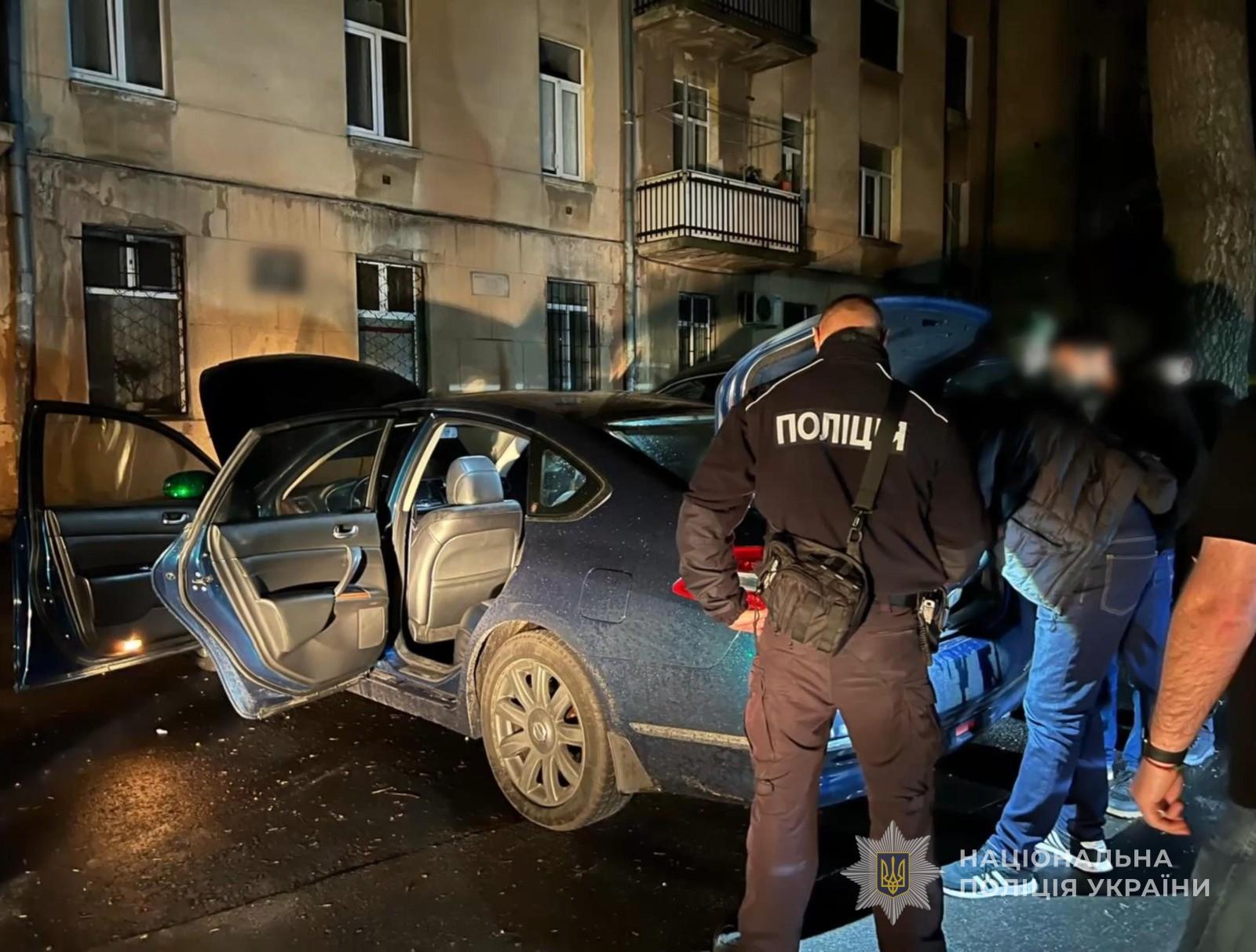 В Одесі водій мало не збив пішохода, а потім у нього вистрілив В Одесі водій мало не збив пішохода, а потім у нього вистрілив