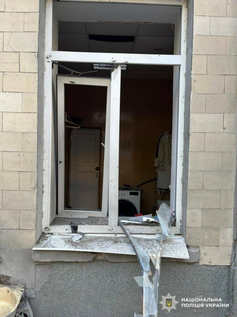 Внаслідок обстрілів Херсонської області двоє людей загинули та 11 поранені