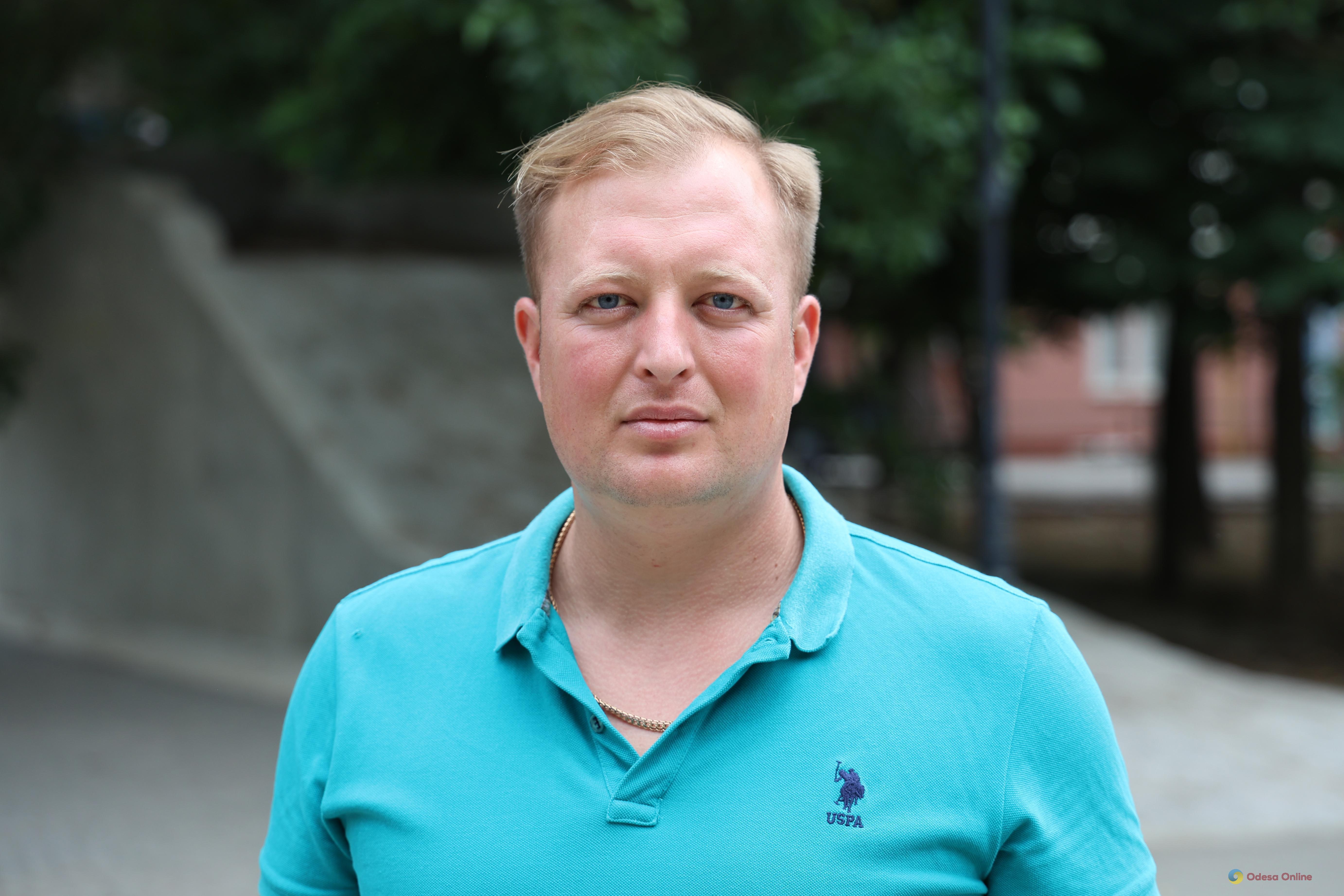 Про круасани під обстрілами, «русскій порядочок» і мрію про відроджений Херсон: історія бізнесмена, який не залишив рідне місто Про круасани під обстрілами, «русскій порядочок» і мрію про відроджений Херсон: історія бізнесмена, який не залишив рідне місто