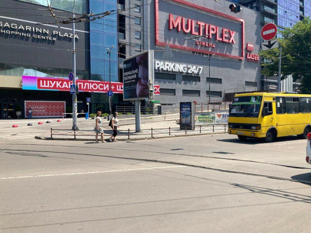 В Одессе на Генуэзской устанавливают новые светофоры