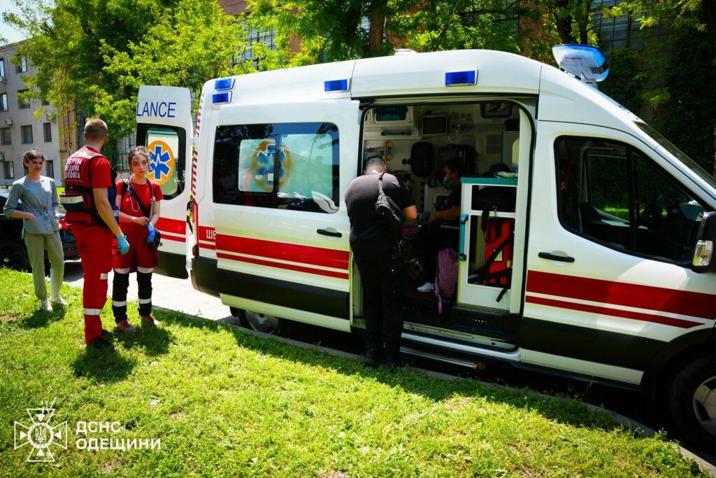 В Одесі гасили пожежу в багатоквартирному будинку: врятовані люди та тварини