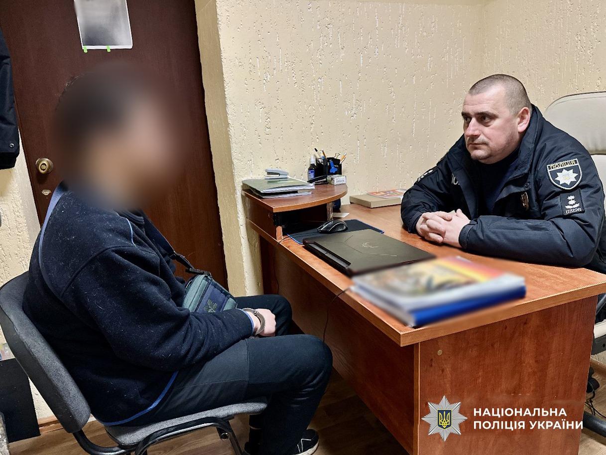 Суд виніс вирок мешканцю Одеси, який на замовлення підпалив два поштові відділення Суд виніс вирок мешканцю Одеси, який на замовлення підпалив два поштові відділення
