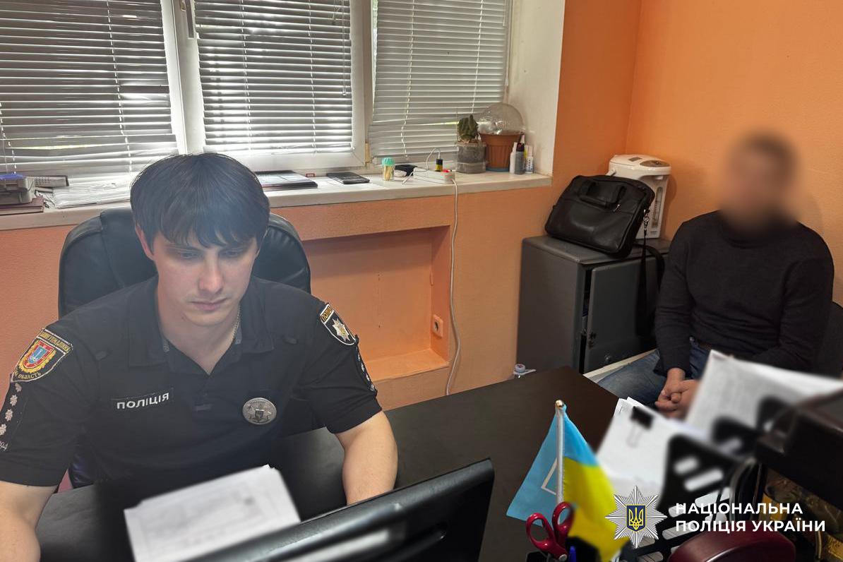 В Одесском районе мужчина избил гостя до смерти и несколько дней держал тело в квартире