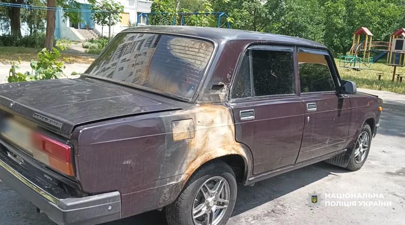 Правоохранители задержали двух парней за поджог авто одесситки