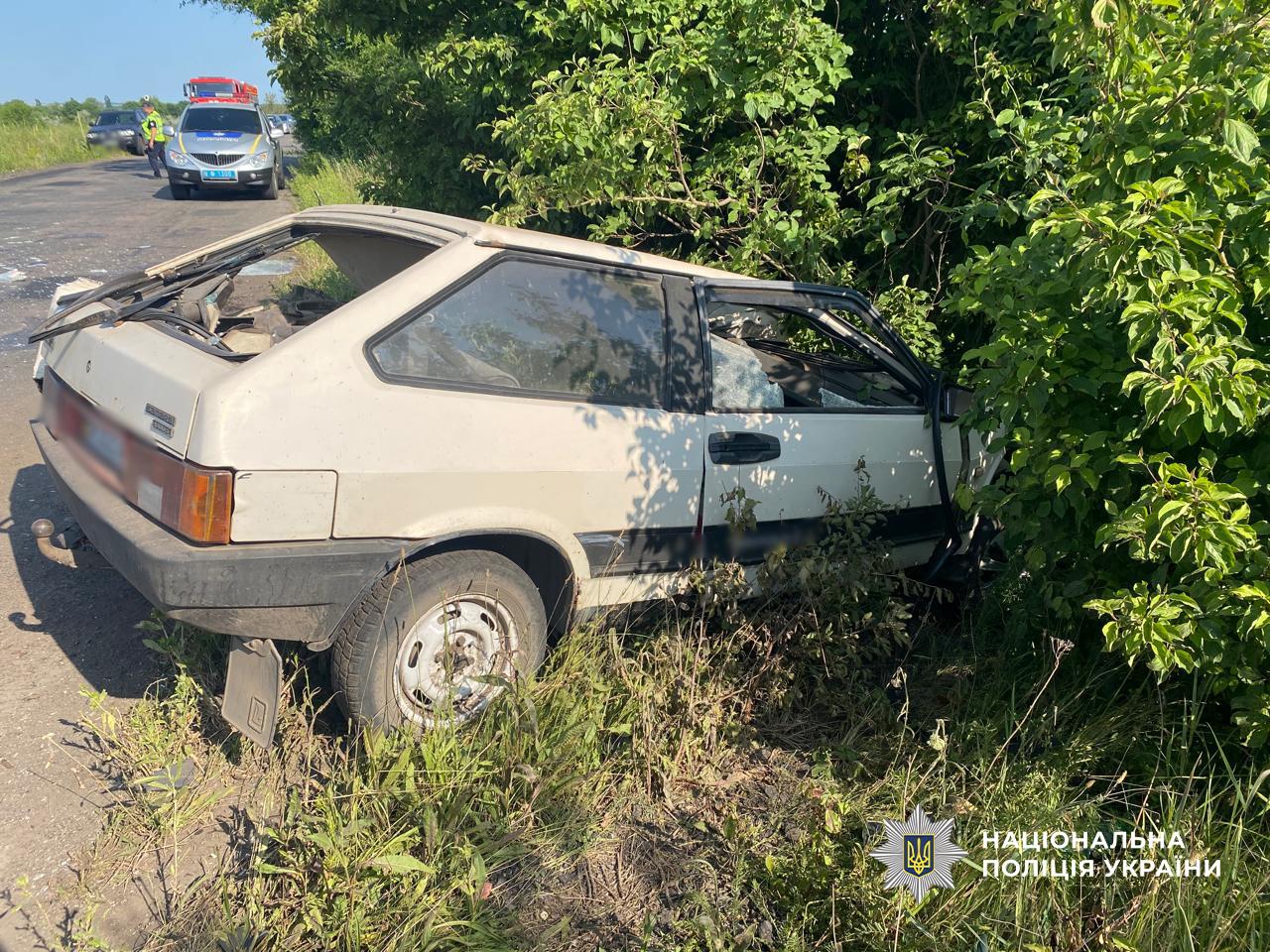 На Одещині ВАЗ виїхав на зустрічну смугу та зіткнувся з вантажівкою: водій легковика загинув