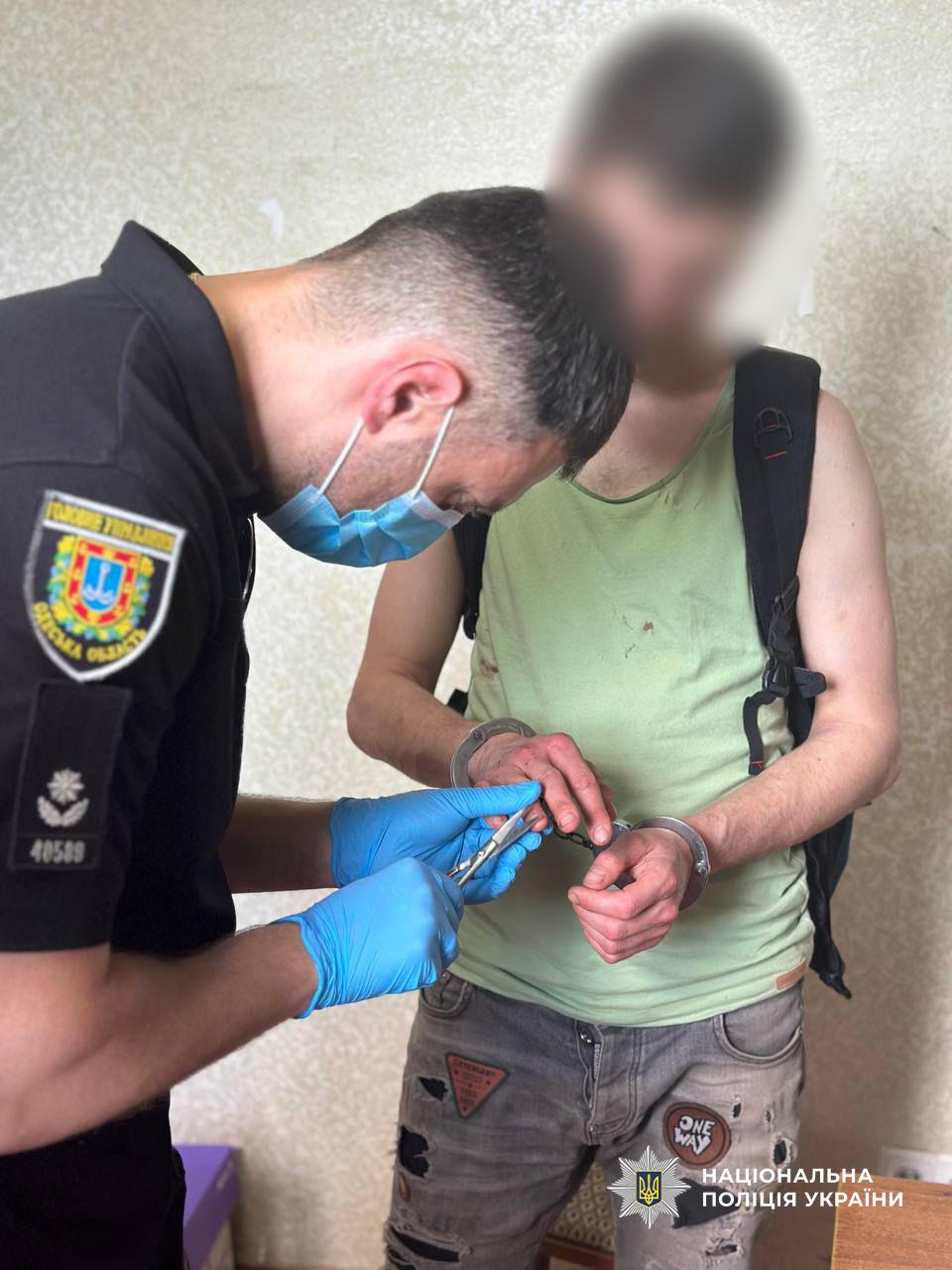 Поліція затримала підозрюваного у вбивстві семирічної дівчинки в Одесі