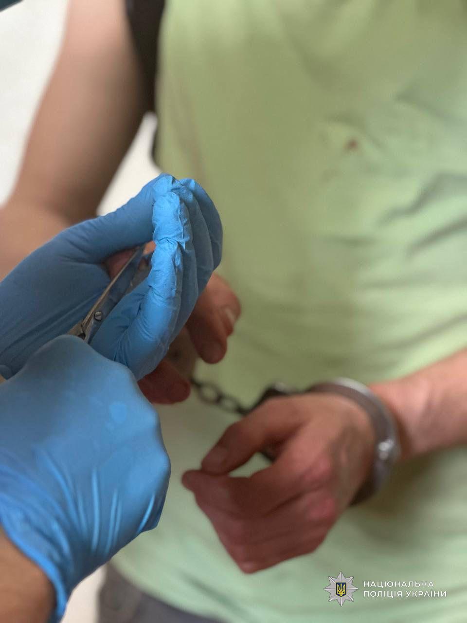 Поліція затримала підозрюваного у вбивстві семирічної дівчинки в Одесі