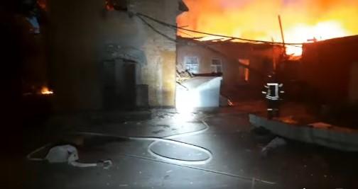 Медики показали перші хвилини після атаки на Білгород-Дністровську станцію “екстренки” Медики показали перші хвилини після атаки на Білгород-Дністровську станцію “екстренки”