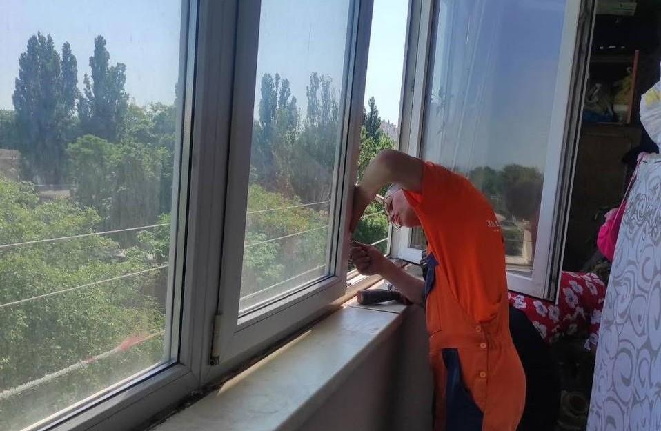 Внаслідок ворожої атаки в Одесі вибито близько 200 вікон (фото)