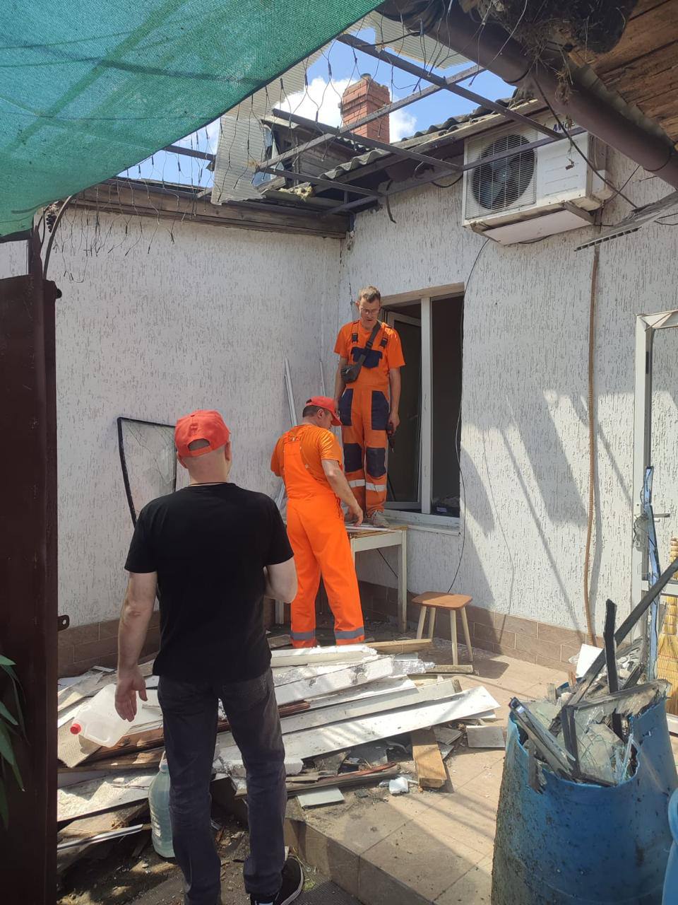 Ночная российская атака на Одессу: в Хаджибейском районе повреждены семь частных домов