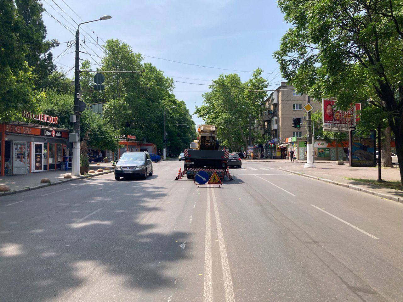 В Одесі модернізують світлофор на жвавому перехресті: можливі тимчасові перебої
