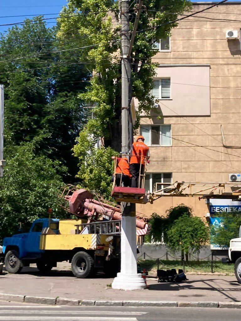 В Одессе модернизировали важный светофор (фото)