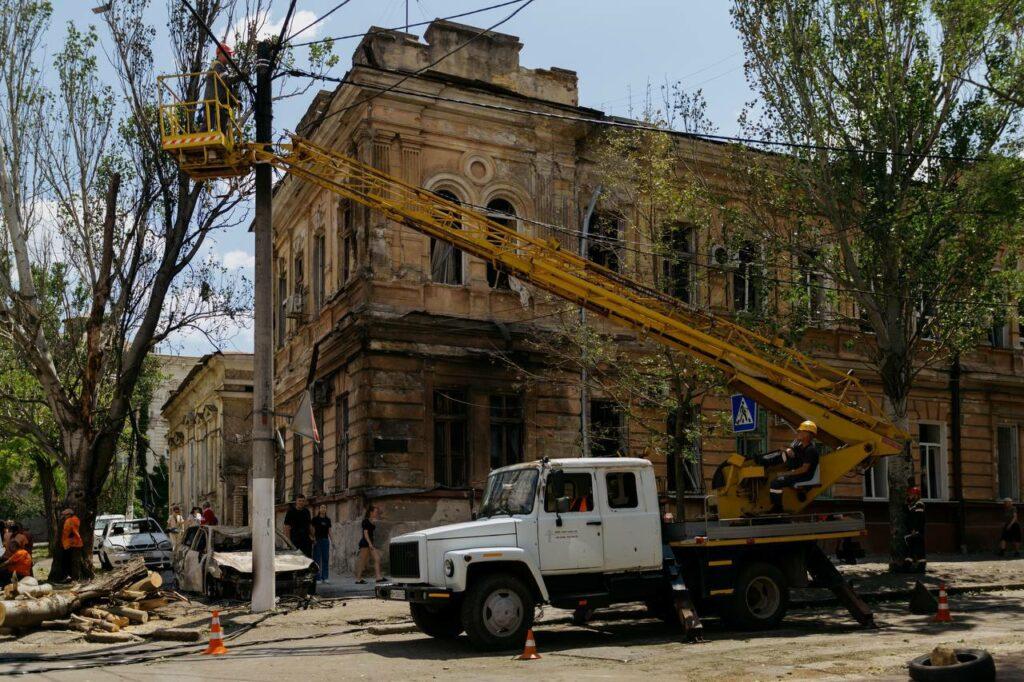 Наслідки ворожої атаки по Одесі: постраждало понад 130 квартир