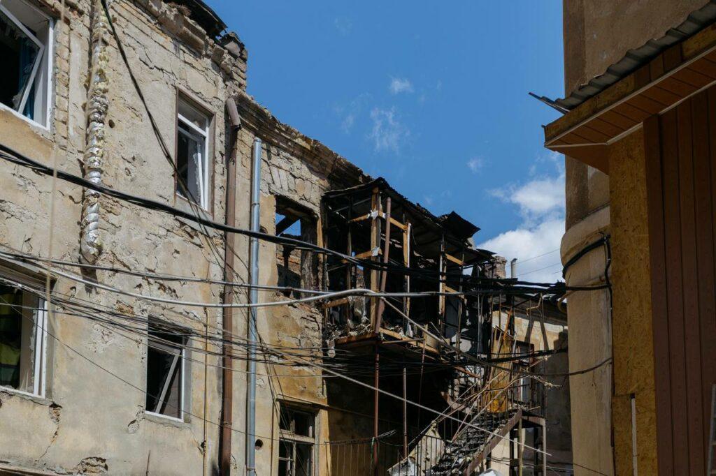 Наслідки ворожої атаки по Одесі: постраждало понад 130 квартир
