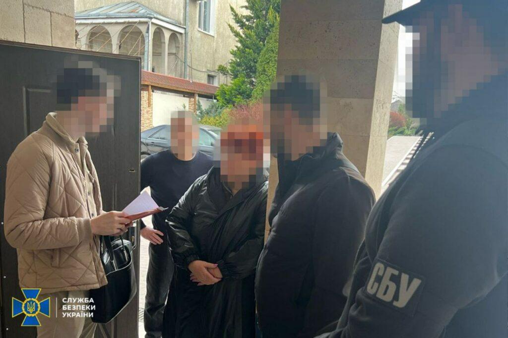 Посадовці Одеської міськради розкрали майже 50% бюджетних коштів, виділених на поховання українських воїнів