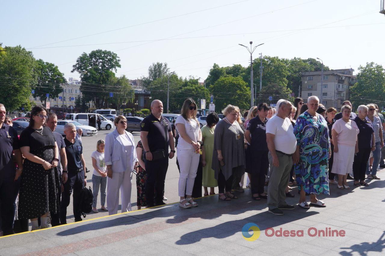 В Одессе на железнодорожном вокзале подняли Флаг Надежды (фото)