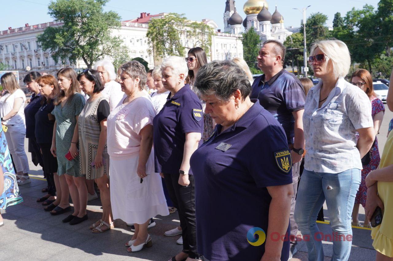 В Одессе на железнодорожном вокзале подняли Флаг Надежды (фото)