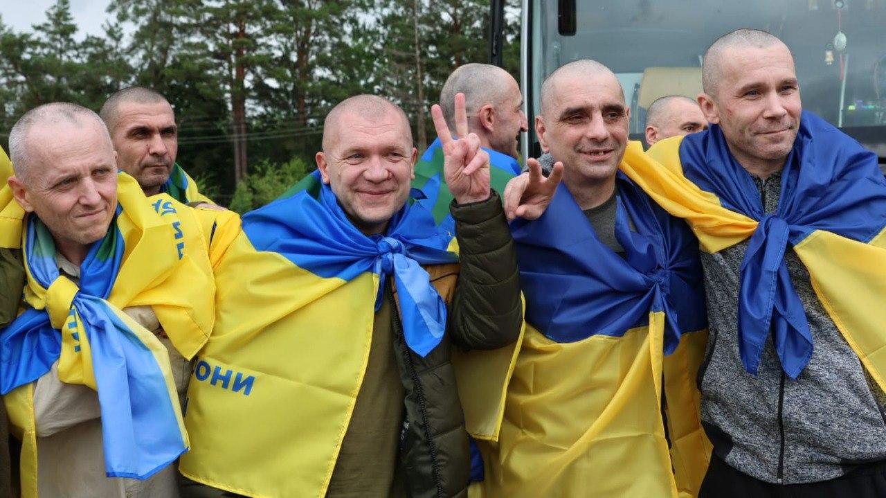 З полону звільнили ще одну групу важкохворих захисників