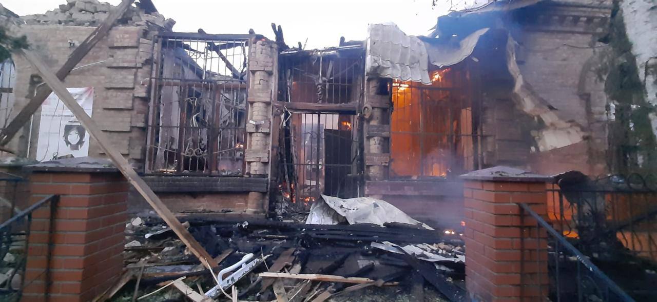 Через російську атаку по Білгороду-Дністровському знищена станція екстреної медичної допомоги (фото)