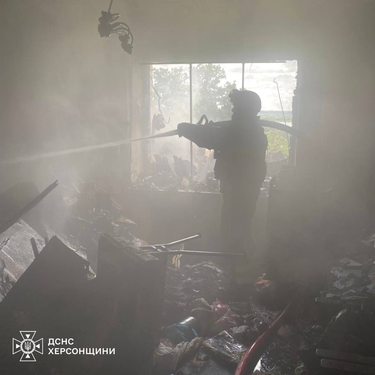 У Херсоні внаслідок російської атаки у багатоповерхівці загинув чоловік