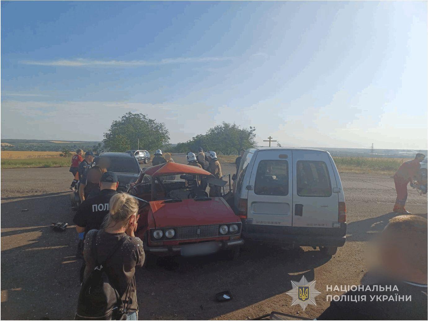 У ДТП на трасі Одеса-Рені постраждали троє людей (оновлено) У ДТП на трасі Одеса-Рені постраждали троє людей (оновлено)