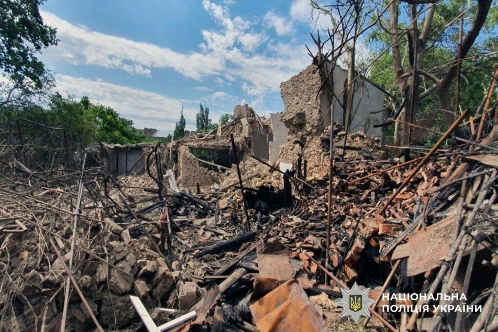 Поранені мирні жителі та 48 пошкоджених цивільних об’єктів: наслідки ударів по Херсонській області за минулу добу