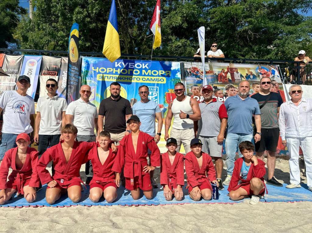 На инклюзивном пляже Одессы состоялся Кубок Черного моря по пляжному самбо