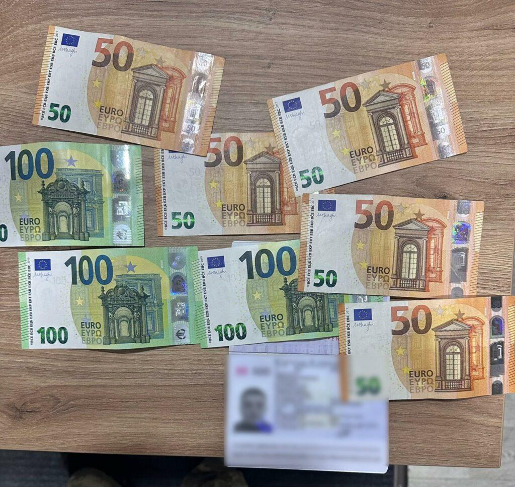 Мешканець Одещини хотів виїхати до Молдови з тещею та спробував підкупити прикордонника