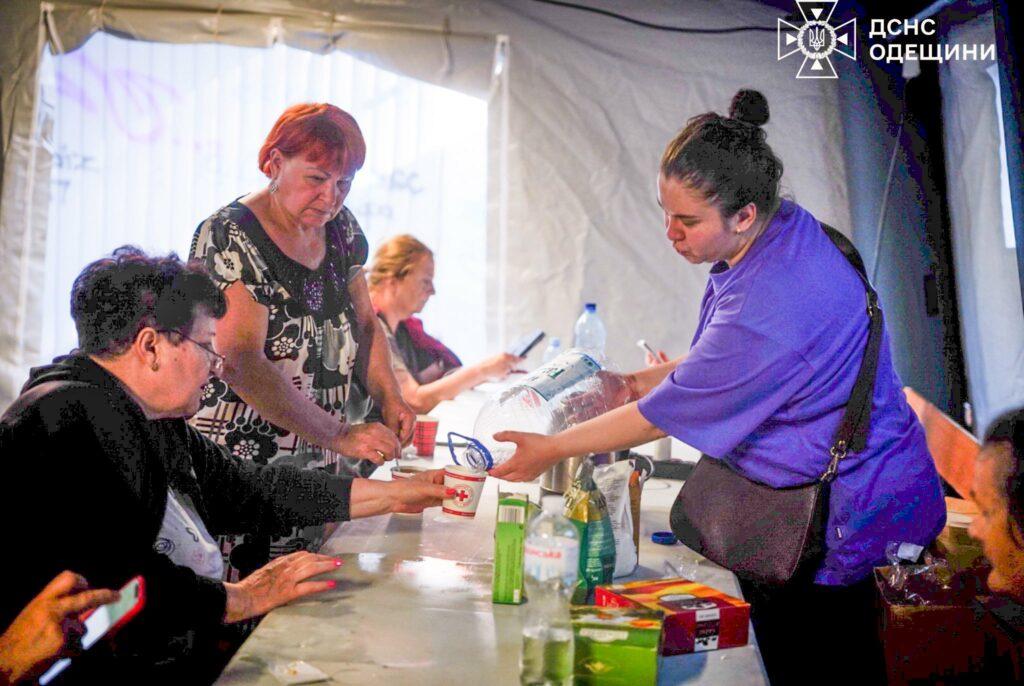 Поддержка и забота: как психологи ГСЧС успокаивали одесситов после атаки РФ