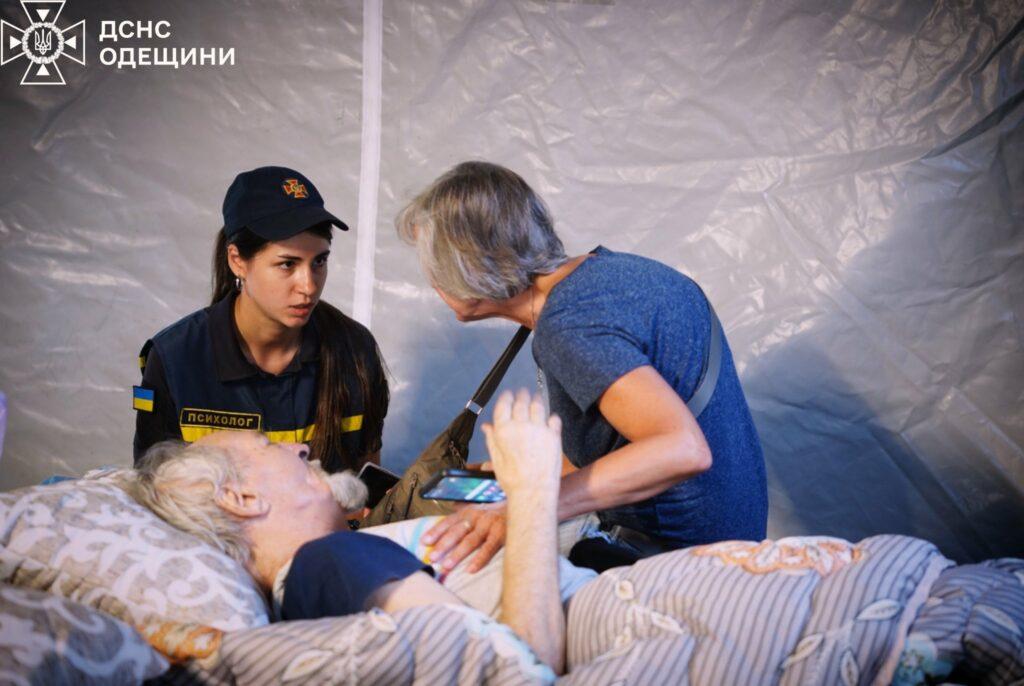 Поддержка и забота: как психологи ГСЧС успокаивали одесситов после атаки РФ