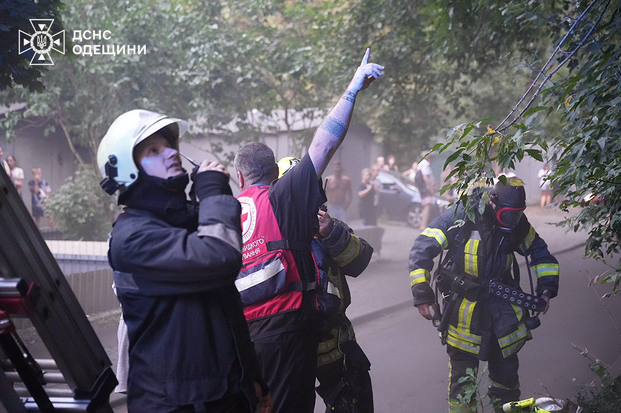 В одеській п’ятиповерхівці через коротке замикання кондиціонеру сталася пожежа (фото, відео)