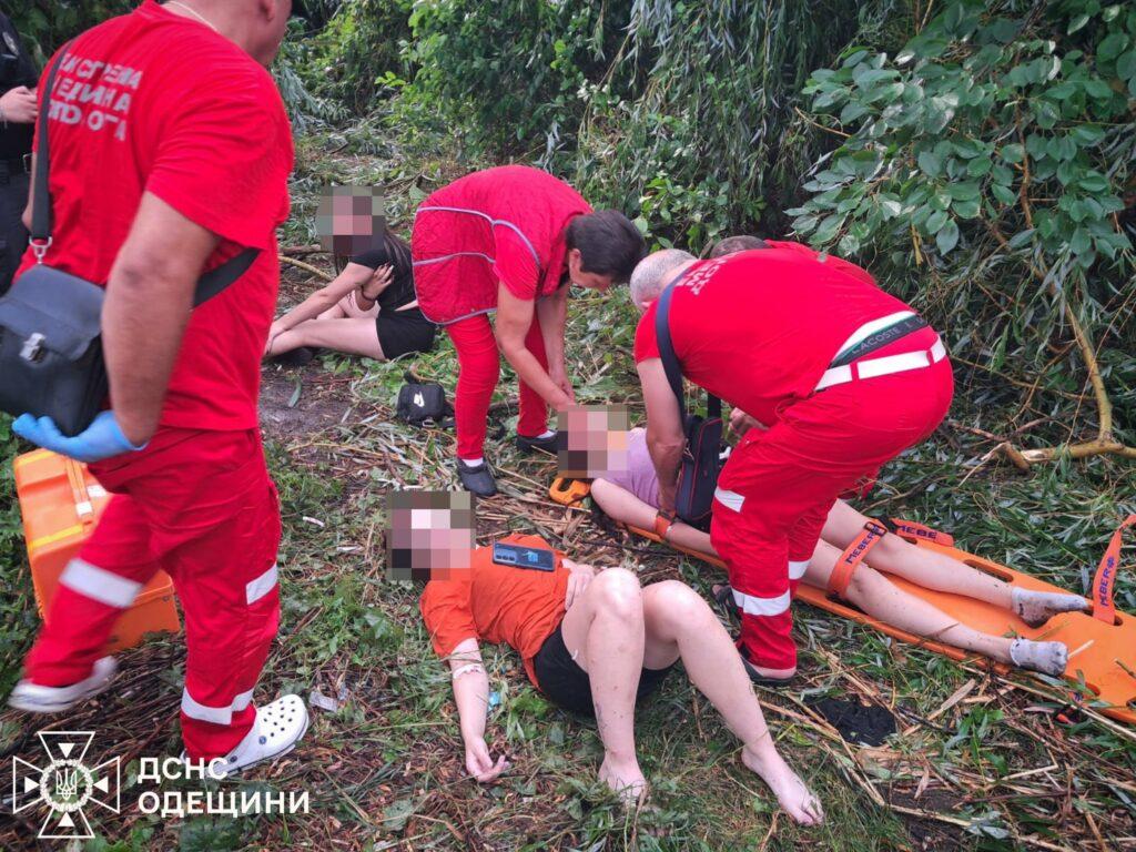В результате непогоды в Одесской области погиб подросток: еще четверо детей травмированы