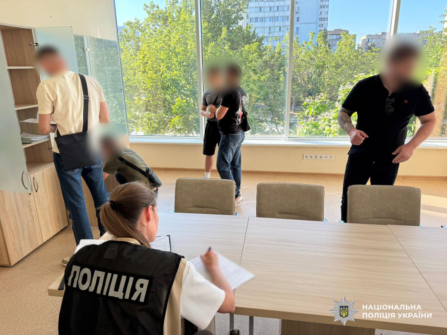 Чиновника одного из горсоветов в Одесском районе поймали на взятке в 10 тысяч гривен Чиновника одного из горсоветов в Одесском районе поймали на взятке в 10 тысяч гривен
