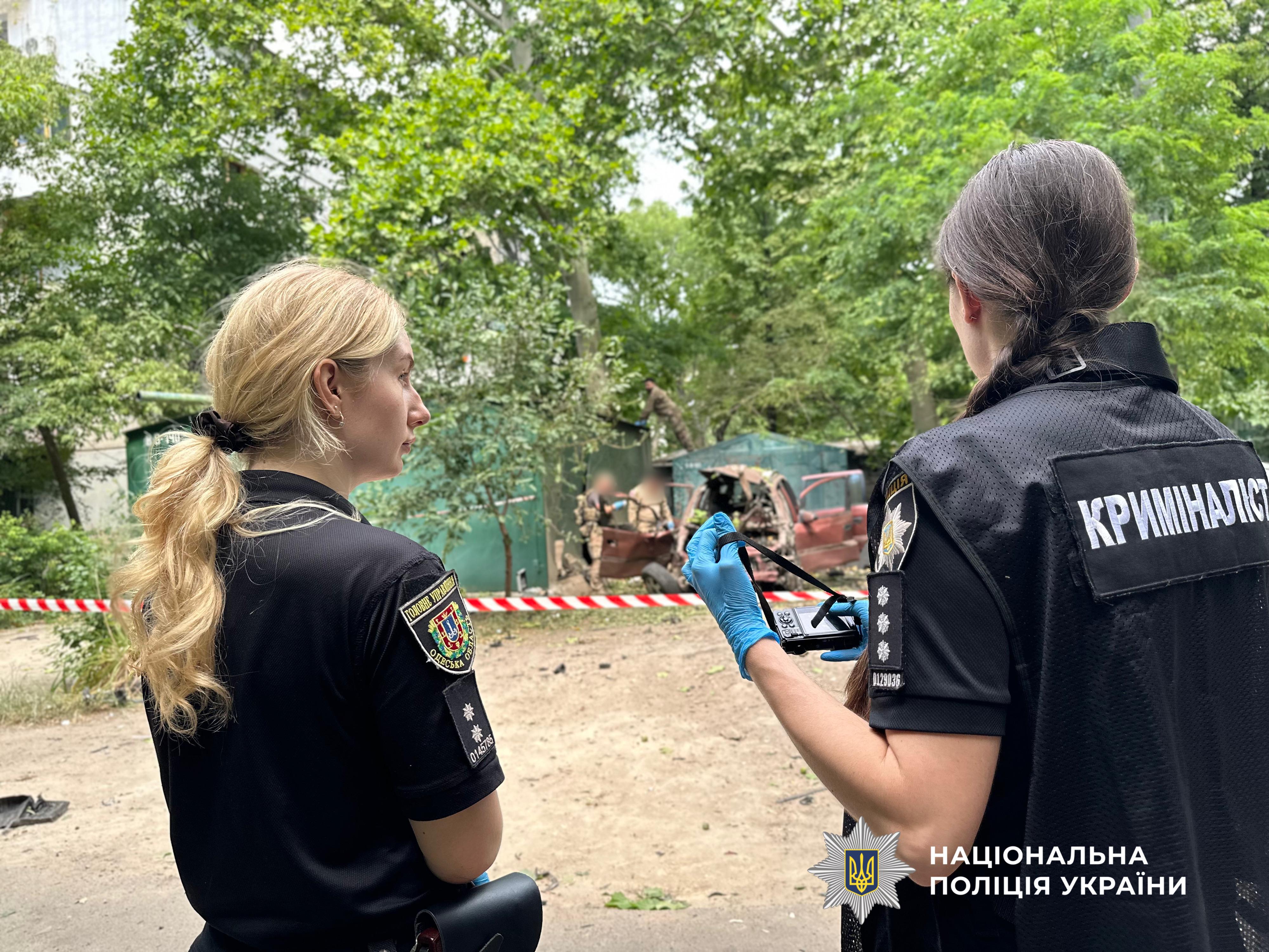 Взрыв авто в Одессе: сотрудники СБУ и полиции задержали подозреваемого (фото, видео)