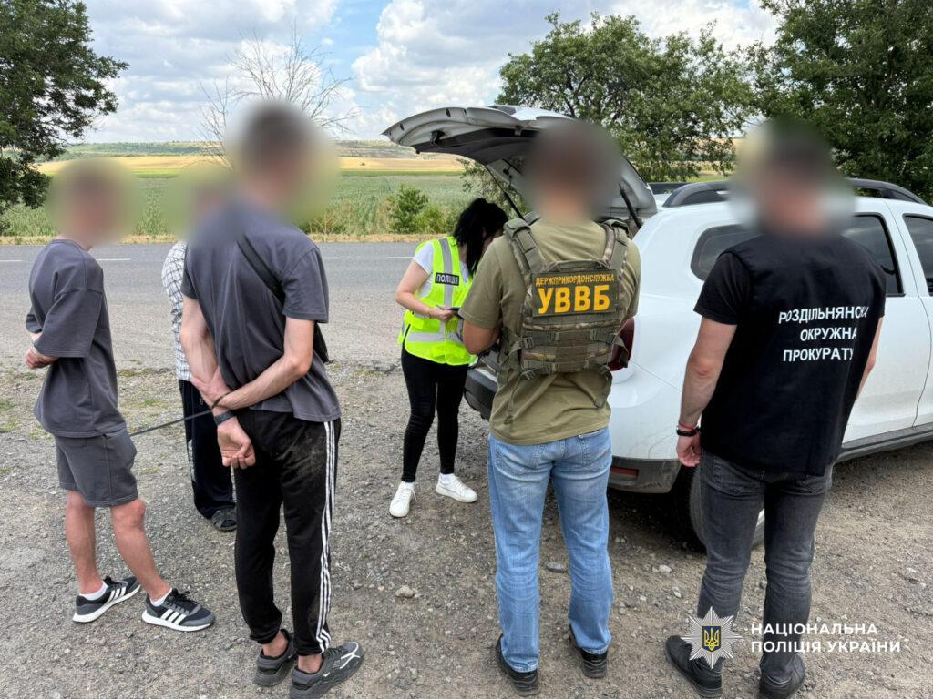 Одеська область: чоловік намагався підкупити прикордонника, втекти сам і переправити двох знайомих