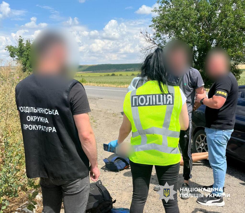 Одеська область: чоловік намагався підкупити прикордонника, втекти сам і переправити двох знайомих