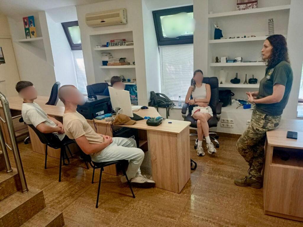 Закон про обов’язкову військову підготовку для студентів-медиків і нові можливості служби для охочих віком 60+: нові закони