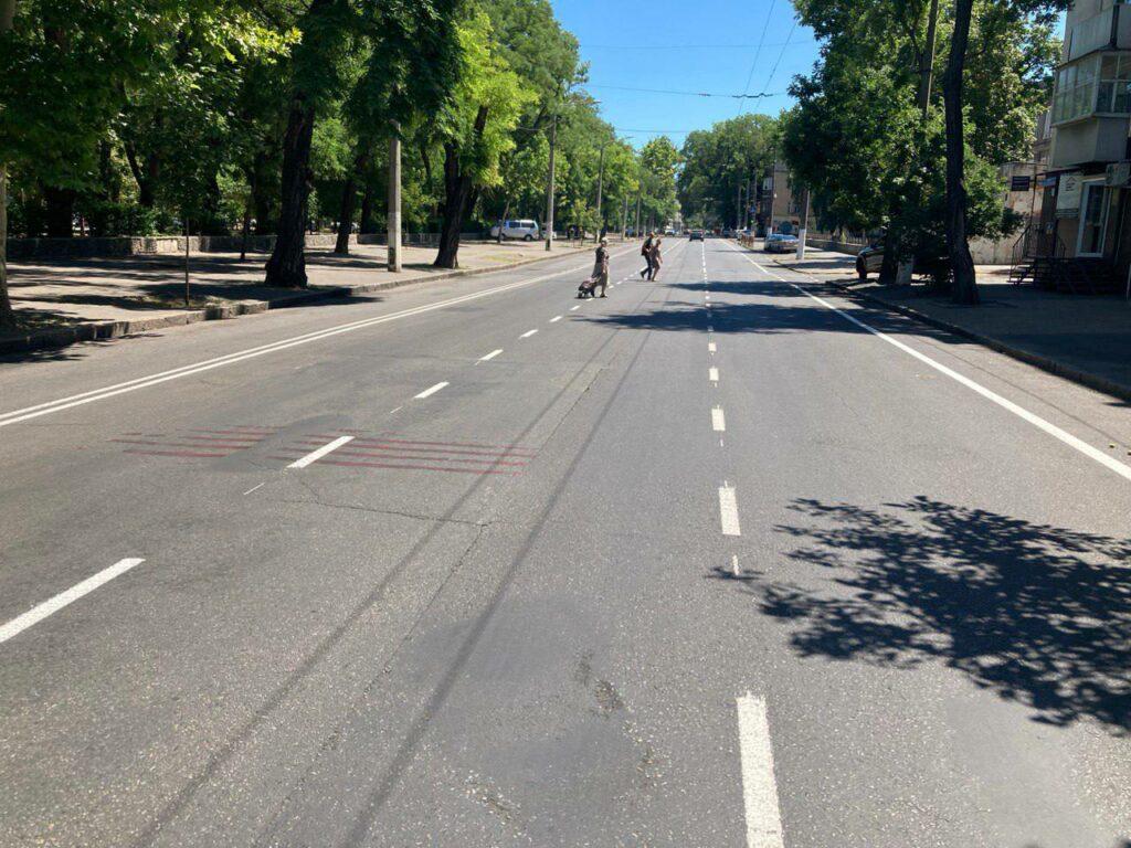 В Одесі на п’яти локаціях оновлюють дорожню розмітку