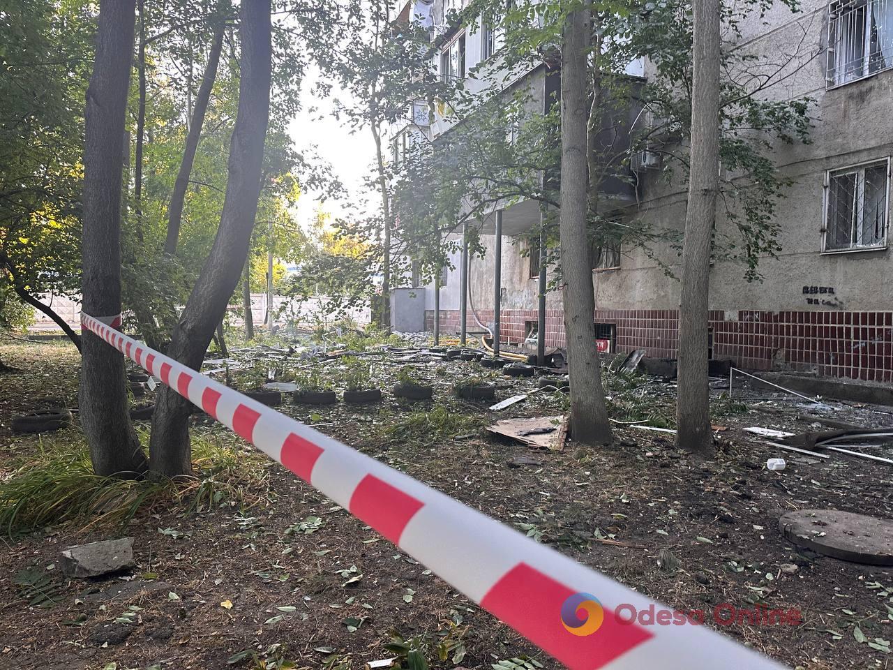 Нічна російська атака по Одесі: свідчення очевидців та фото наслідків