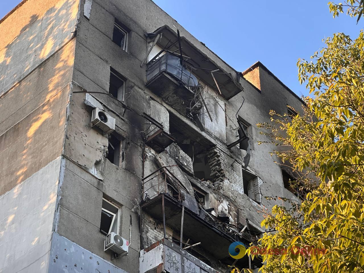 Нічна російська атака по Одесі: свідчення очевидців та фото наслідків Нічна російська атака по Одесі: свідчення очевидців та фото наслідків