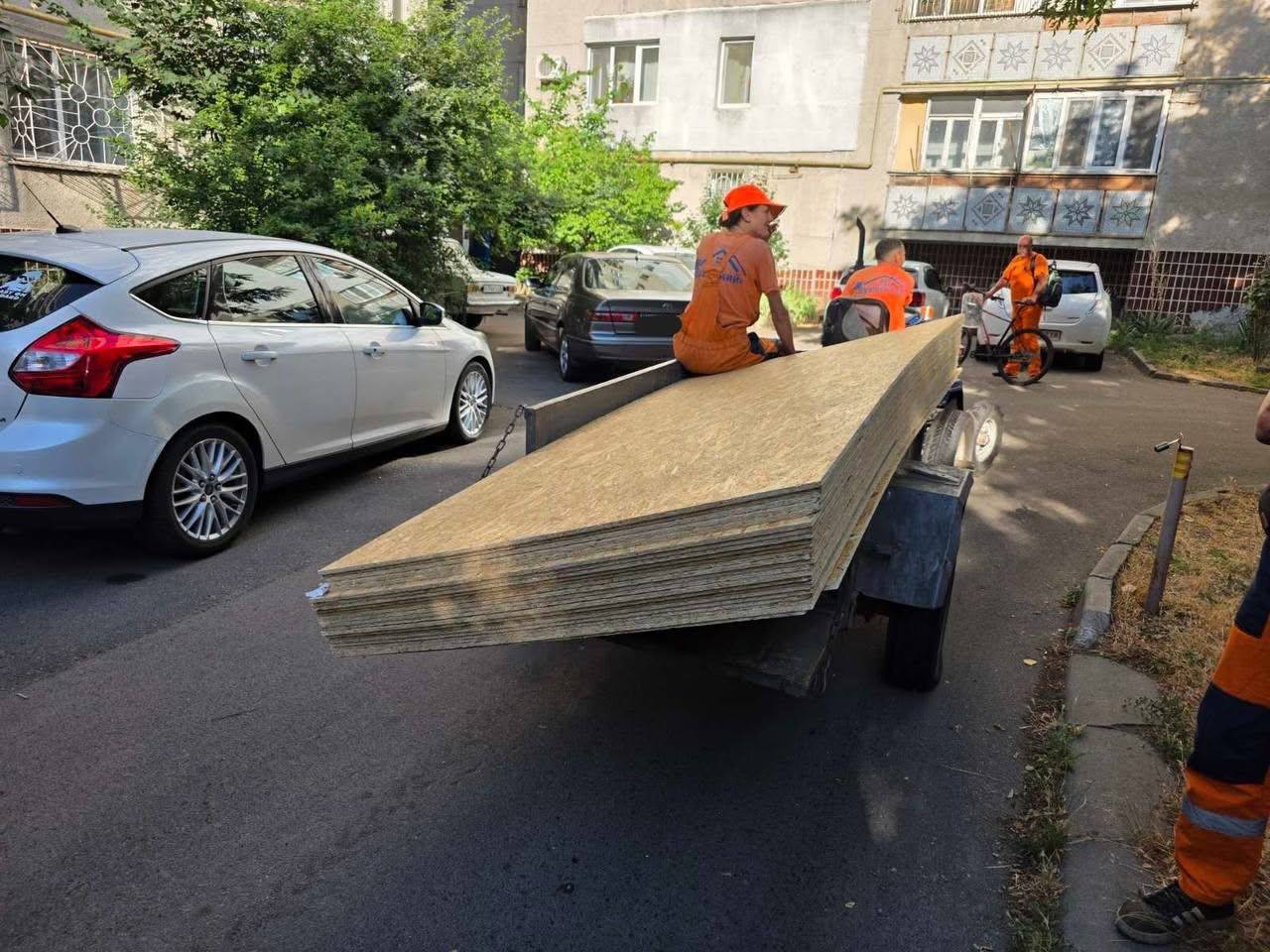 Повреждены почти полторы сотни окон: в Одессе ликвидируют последствия ночной российской атаки