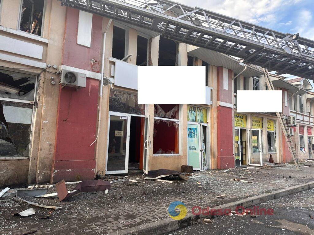 Ворог атакував історичний центр Одеси — пожежі гасили на легендарному ринку “Привоз”