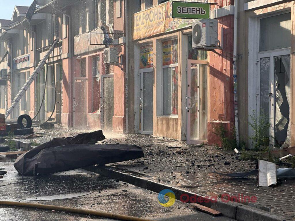Ворог атакував історичний центр Одеси — пожежі гасили на легендарному ринку “Привоз”