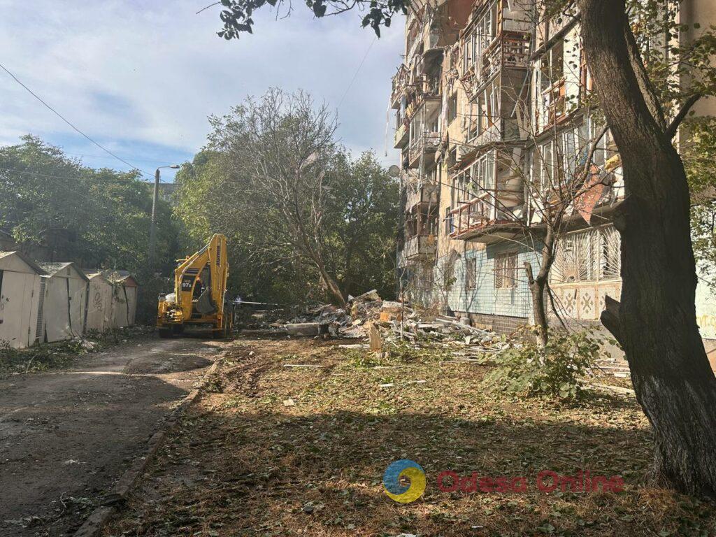 Последствия массированной атаки по Одессе: разрушена многоэтажка, есть пострадавшие