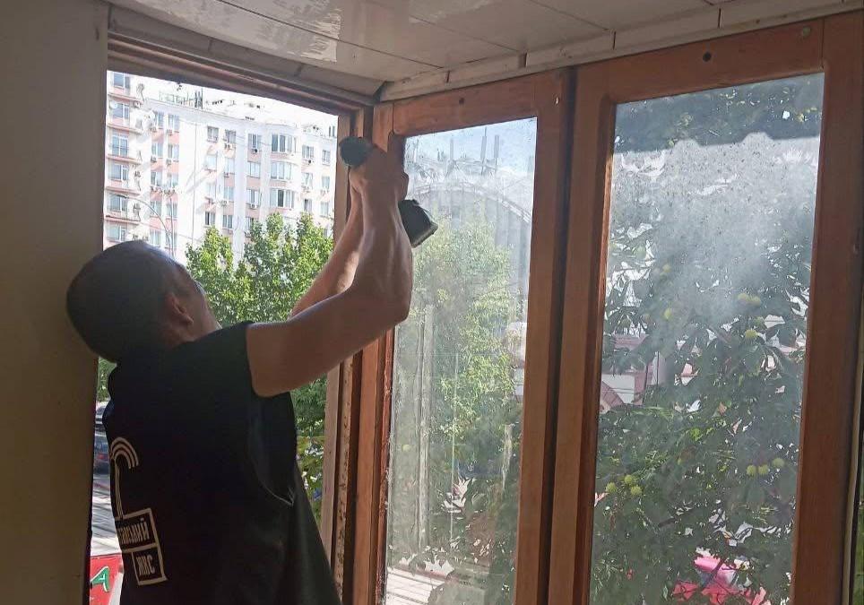 В результате вражеской атаки в Одессе выбито около 300 окон (фото)