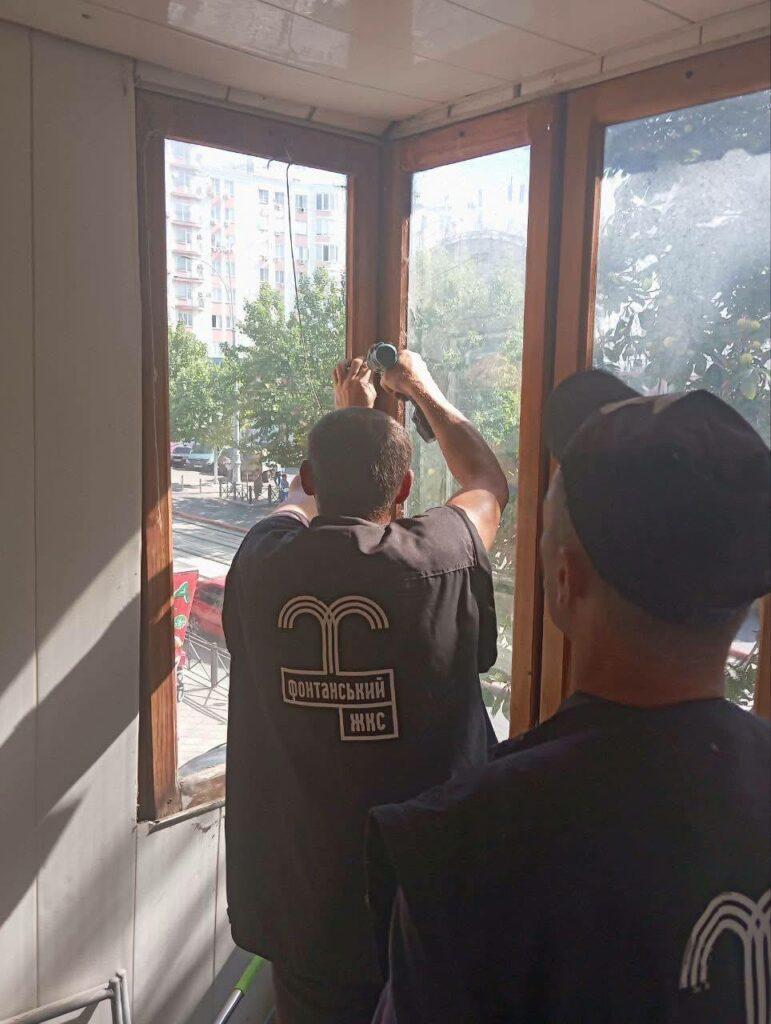 В результате вражеской атаки в Одессе выбито около 300 окон (фото)