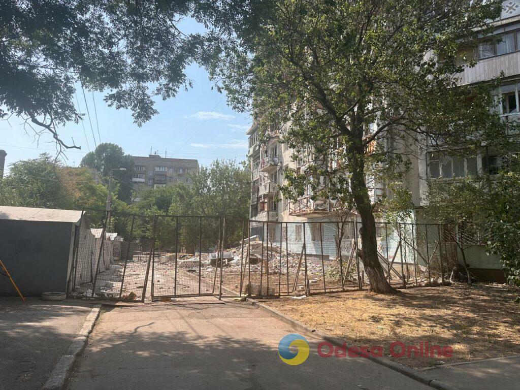 Жителям разрушенного дома на Кутузакя в Одессе разрешили забрать вещи
